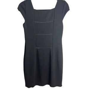 Bailey 44 Body Con Dress Medium Black Stretch Cap Sleeve Knee Length